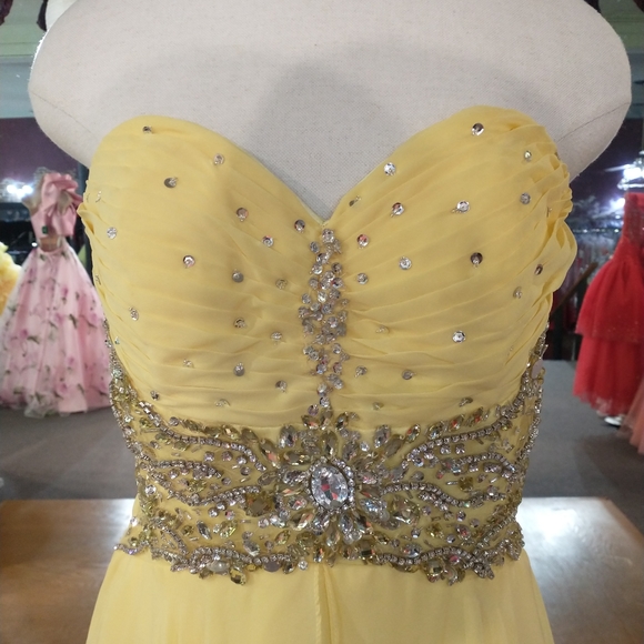 Tiffany's prom dress - Picture 3 of 8